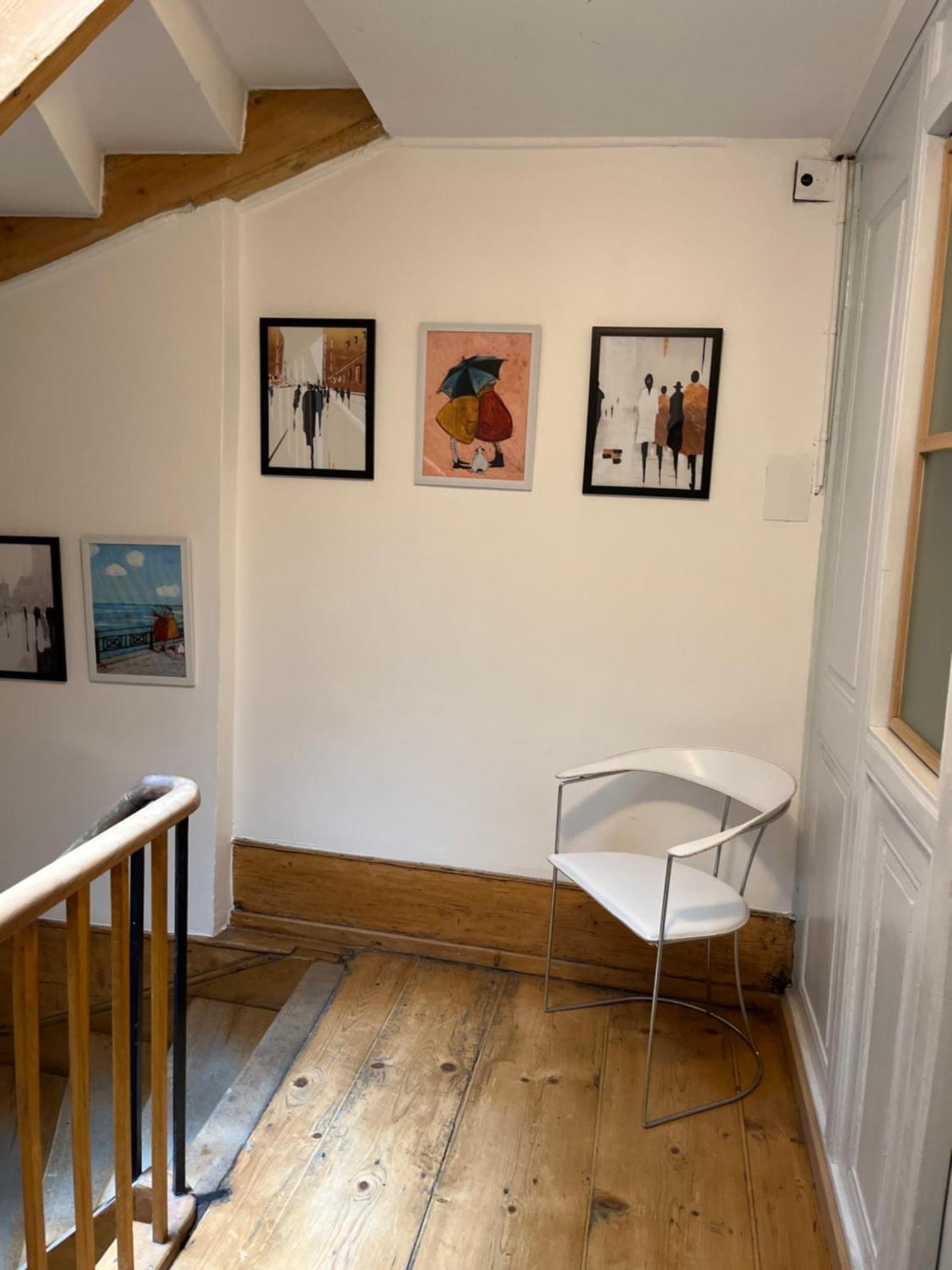Chambre Papillon Avec Acces Terasse La Neuveville Luaran gambar